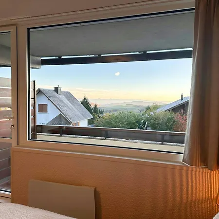 Apartment Bright Near The Super-besse Domain *