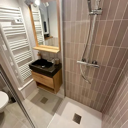 Апартаменты Bright Near The Super-besse Domain *