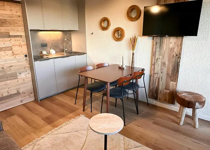 Bright Near The Super-besse Domain Апартаменты