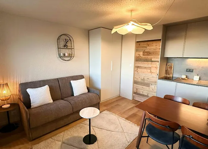 Bright Near The Super-besse Domain * Super Besse