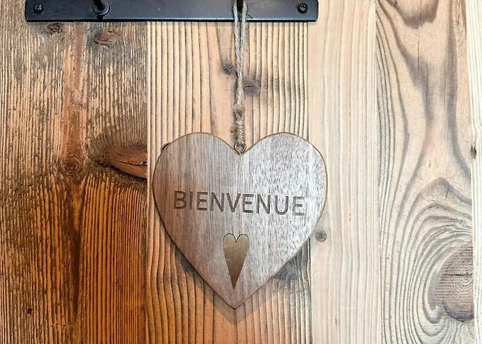 Bright Near The Super-besse Domain Apartment *